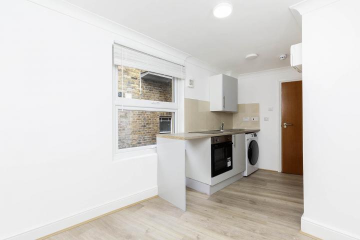 Modern Studio High Road, Willesden 